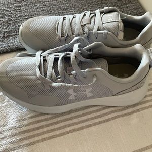 Brand New Under Armour women’s size 10 shoes